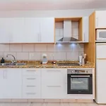 Spacious Next To The Sea With Stunning Views *