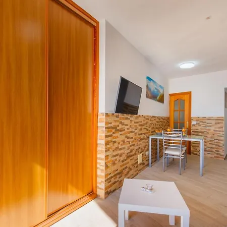 Spacious Next To The Sea With Stunning Views