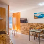 Spacious Next To The Sea With Stunning Views شقة