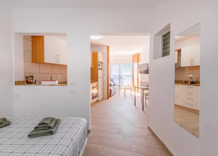 Appartement Spacious Next To The Sea With Stunning Views
