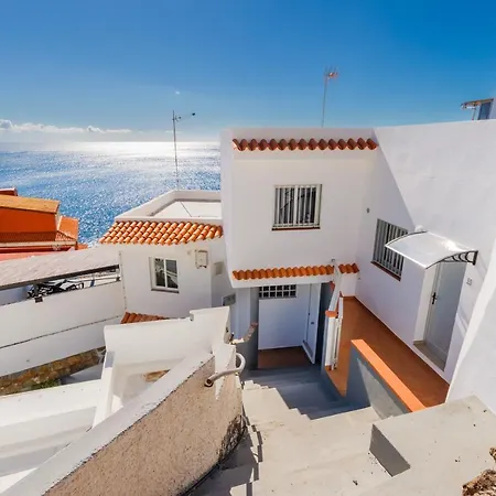 Spacious Next To The Sea With Stunning Views * Santa Cruz de Tenerife