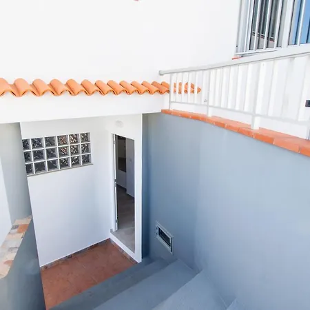 Spacious Next To The Sea With Stunning Views